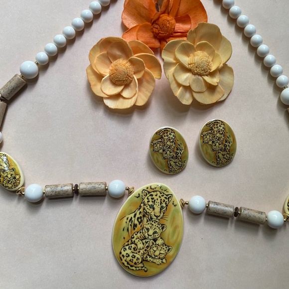 Lee Sands Leopard Ceramic Necklace and Earring Set - Vintage 1980s - Picture 9 of 11